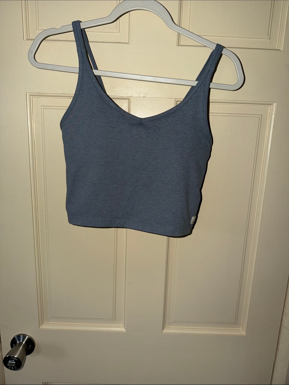 Vuori Ribbed V-Neck Crop Tank - Slate Blue